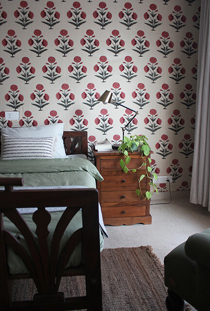 bedroom-wallpaper-plant-bed-light