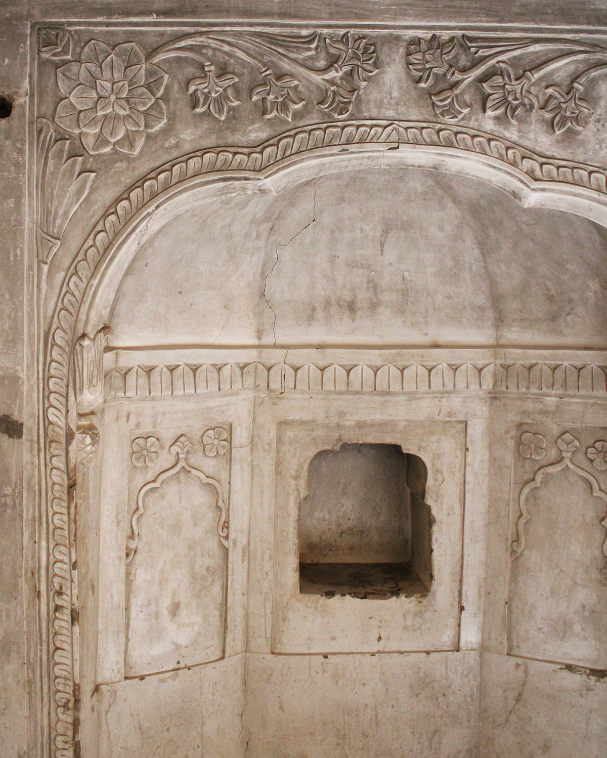 elegant, interior design, india, Rajasthan, lime plaster, Vernacular, Rohida wood, Narain Niwas Palace, Jhunjhunu
